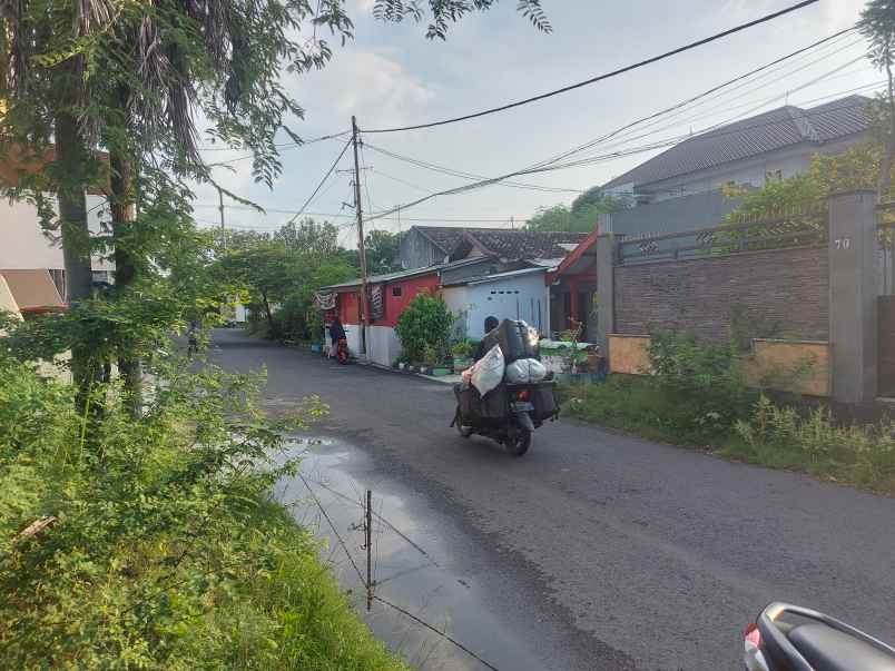 rumah strategis 2 lantai wahidin shm jalan utama