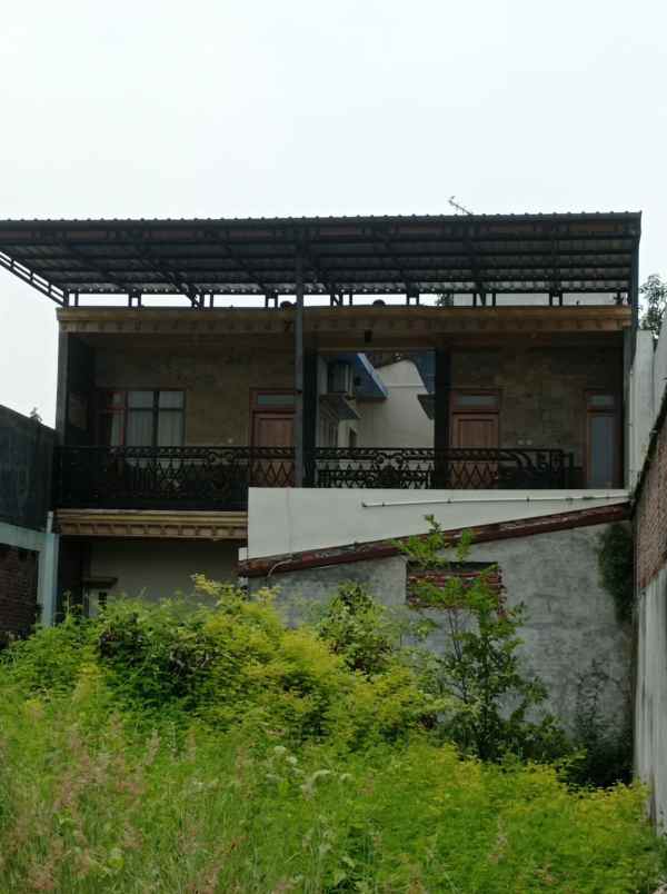 rumah strategis 2 lantai wahidin shm jalan utama