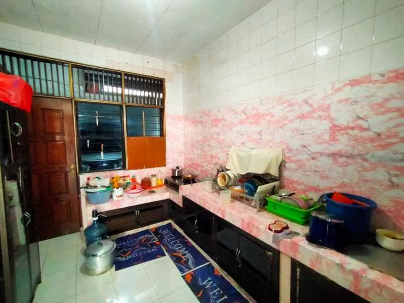 rumah strategis jalan kembar sutorejo