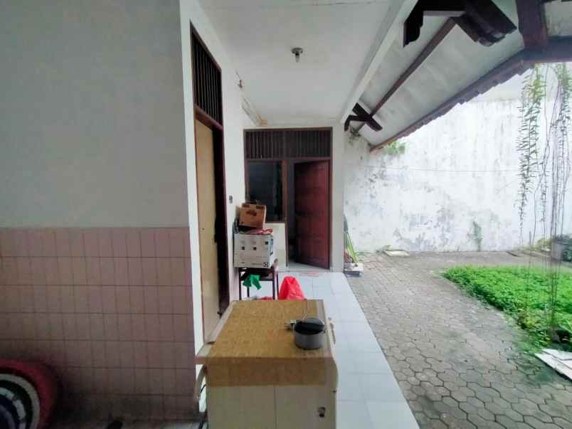 rumah strategis jalan kembar sutorejo