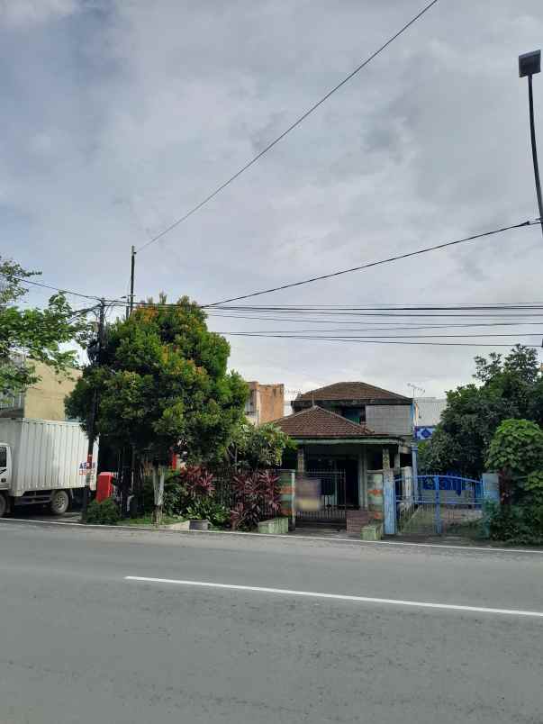 rumah strategis pusat kota