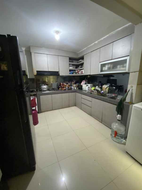 rumah sutorejo utara row 3 mobil