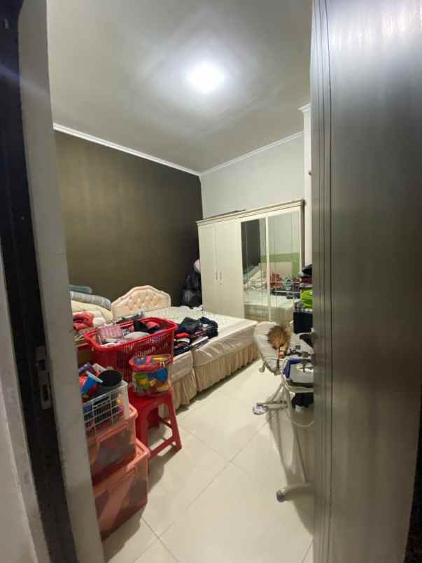 rumah sutorejo utara strategis