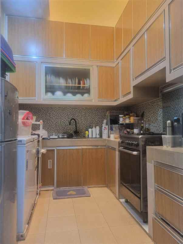 rumah terawat siap huni di daan mogot baru