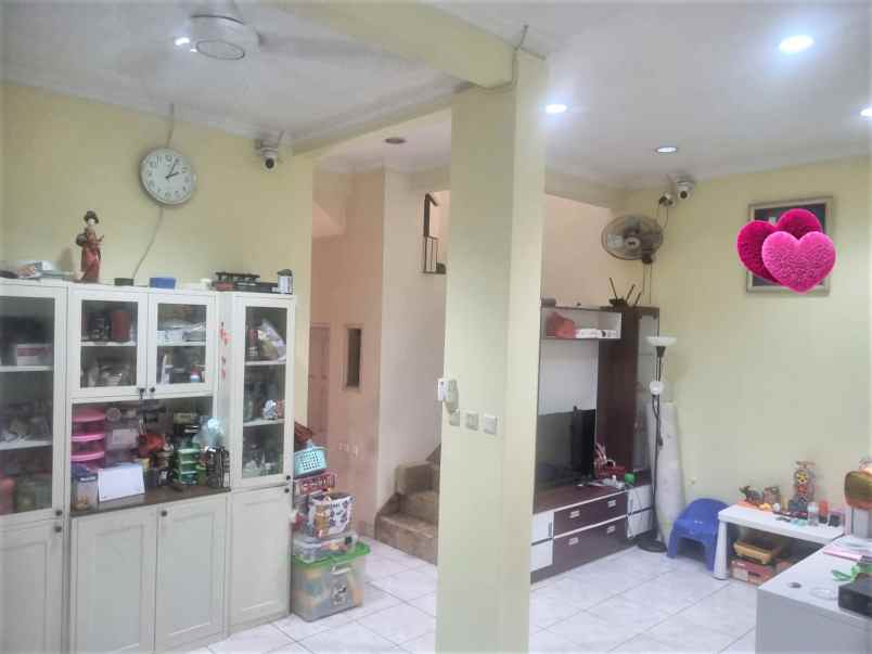 rumah terawat siap huni di daan mogot baru