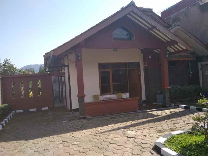 rumah villa dekat maribaya lembang bandung