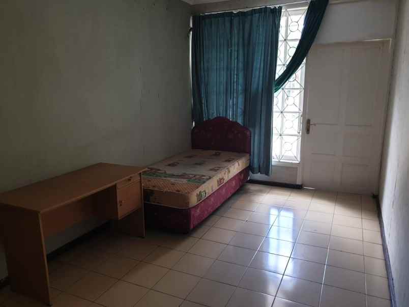 rumah villa sentra raya citraland surabaya