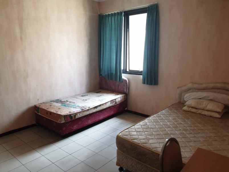 rumah villa sentra raya citraland surabaya