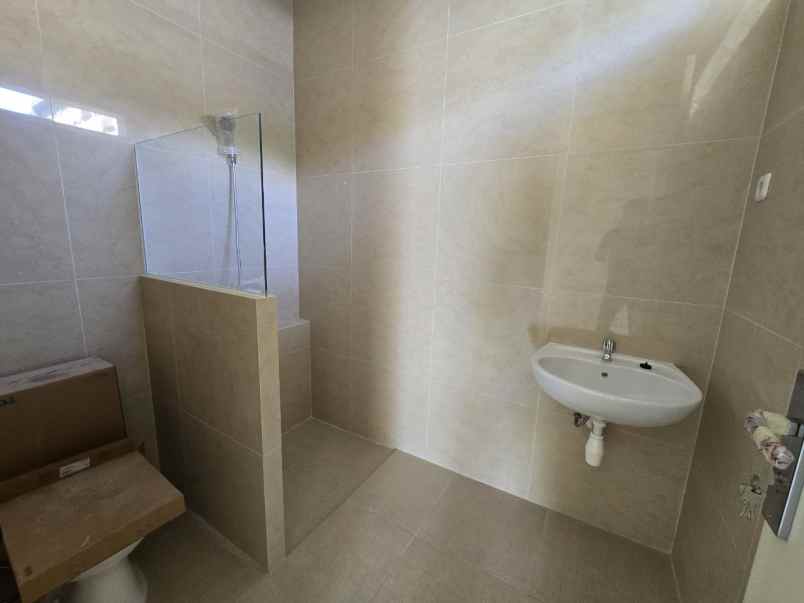 rumah virginia regency pakuwon city new minimalis