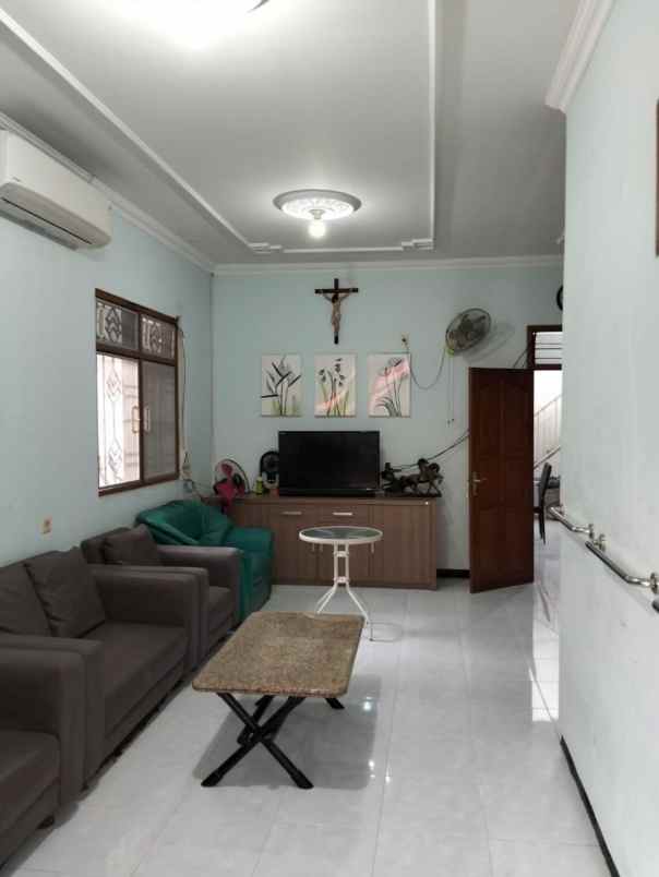 rumah wisma permai strategis row jalan 2 5 mobil