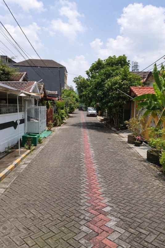 rumah wisma permai strategis row jalan 2 5 mobil