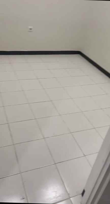 semolowaru raya merr 1 lantai minim 2 thn