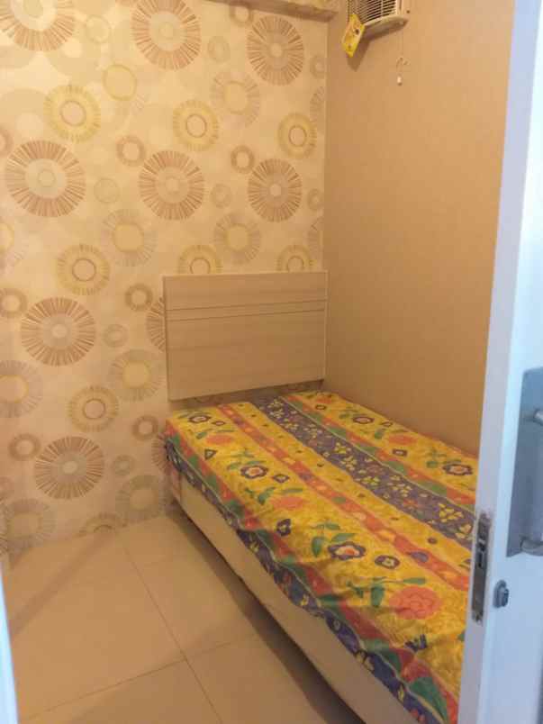 sewa apartemen 2 kamar furnish di green pramuka city