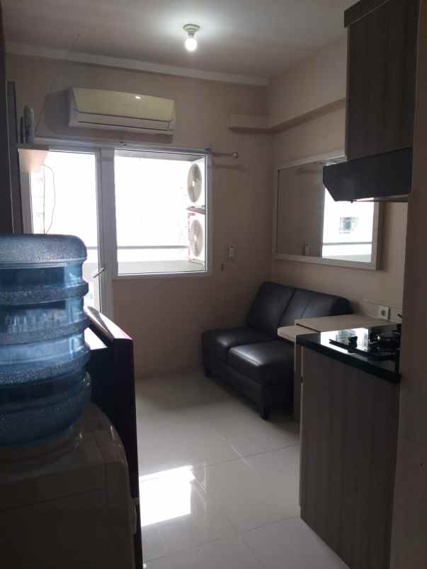 sewa apartemen 2 kamar furnish di green pramuka city