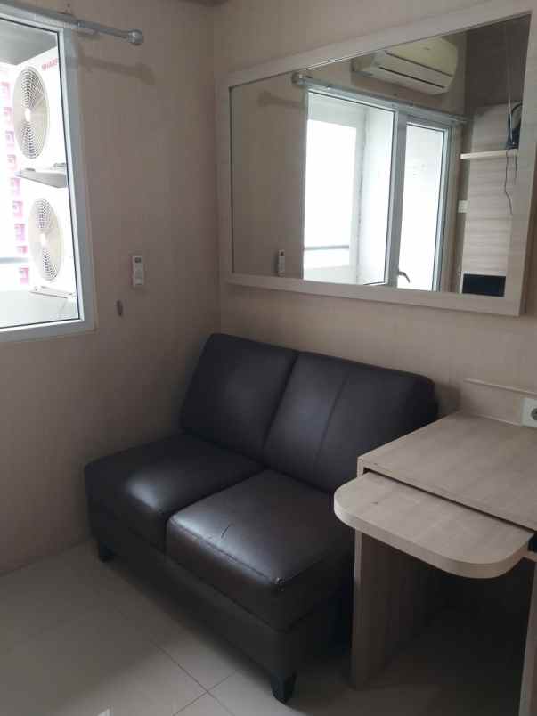 sewa apartemen 2 kamar furnish di green pramuka city