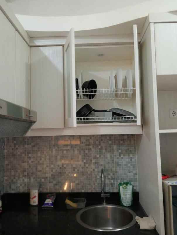 sewa apartemen 2 kamar furnish di green pramuka city