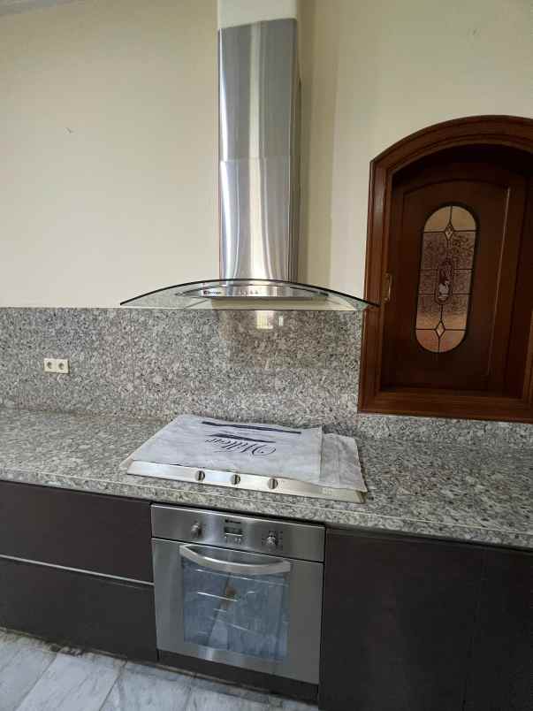 sewa rumah permata buana jak bar