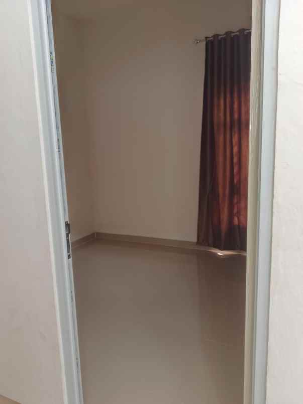 take over rumah siap huni harga nego dekat stasiun