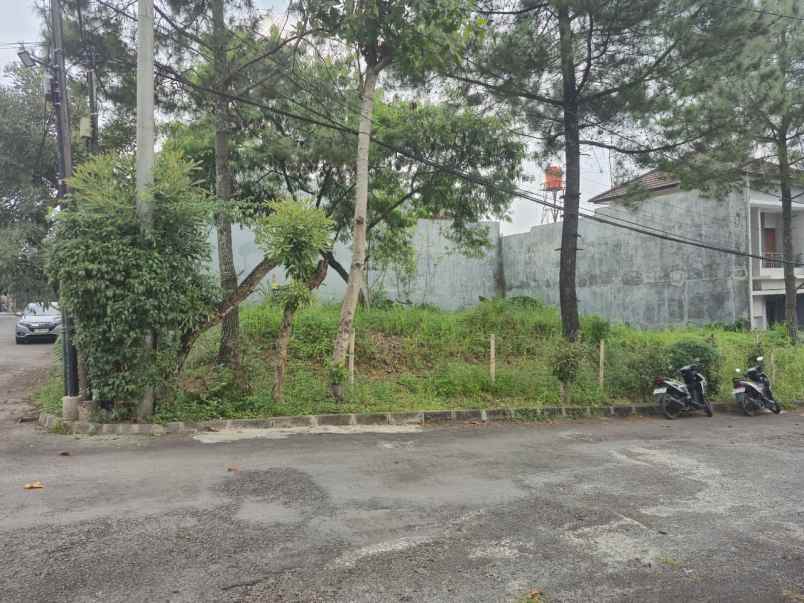 tanah kotak komplek ciwaruga hook shm row jalan besar