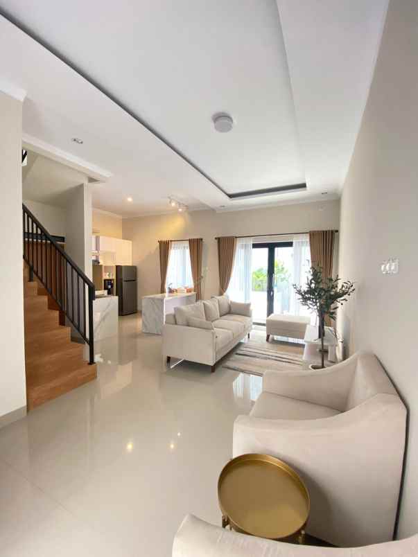 tugu cimanggis rumah mewah strategis harga nego