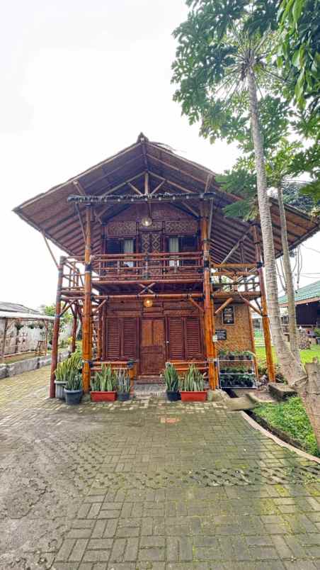 villa clasic di cisarua lembang