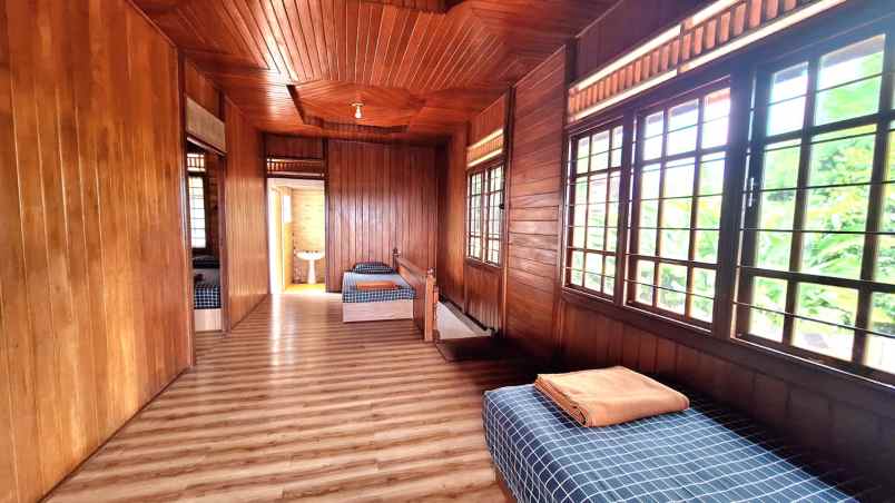 villa kayu batukasur cisarua bogor