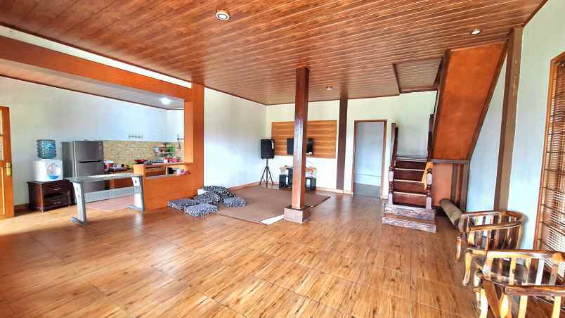 villa kayu batukasur cisarua bogor