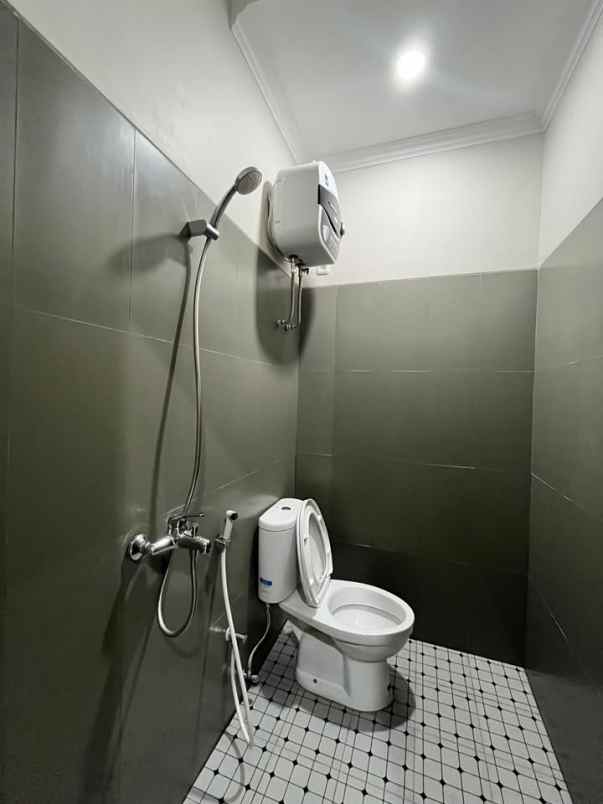 villa mewah dijual di kota batu cukup 700 juta