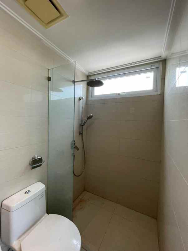 dijual apartemen apartemen green sedayu