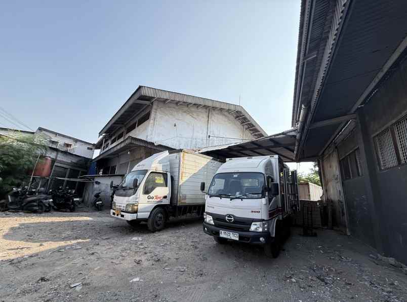 dijual gudang dan tanah akses container di pulo gadung