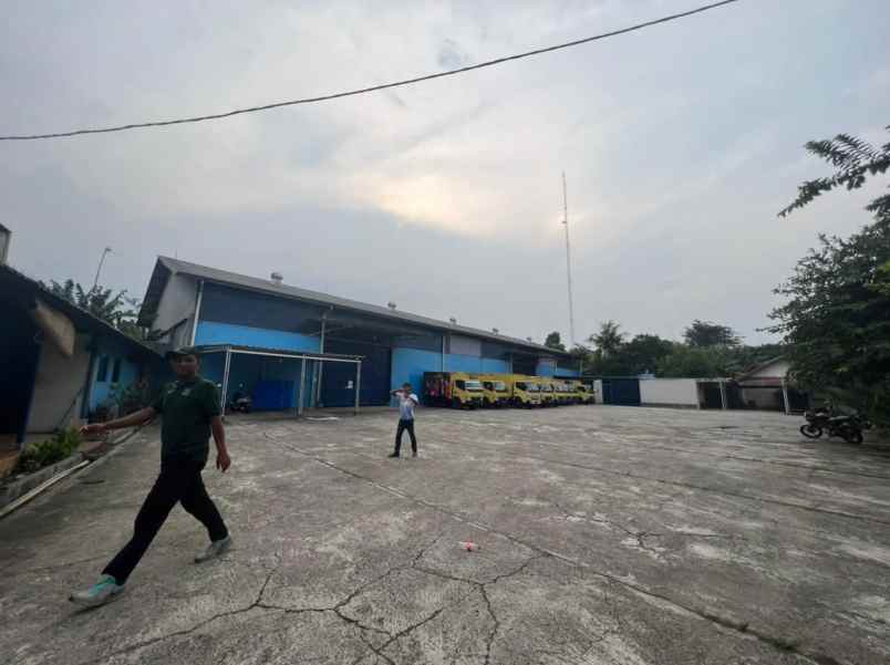 dijual gudang di jalan raya tapos kota depok strategis