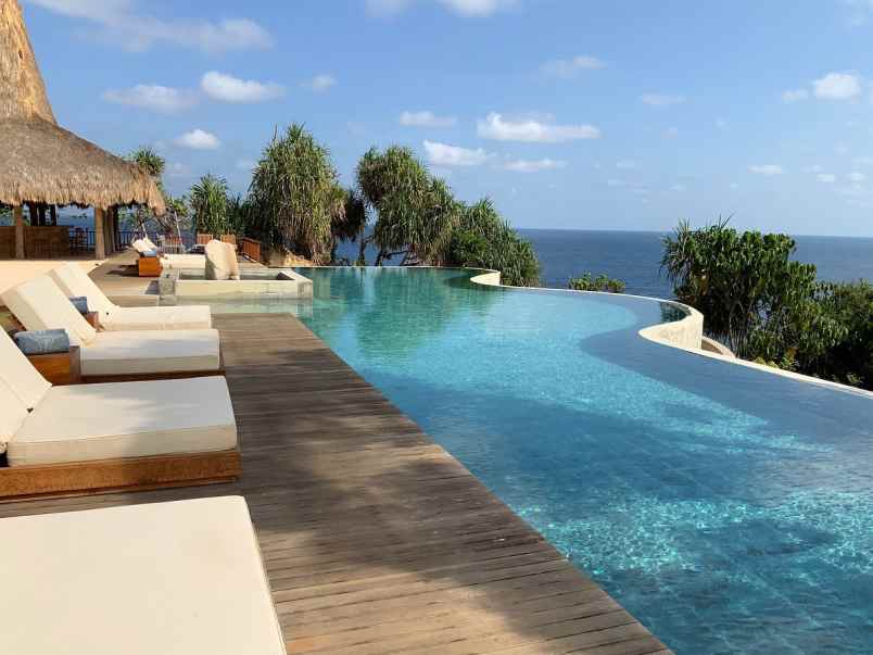 dijual hotel hoba wawi kec wanokaka kab