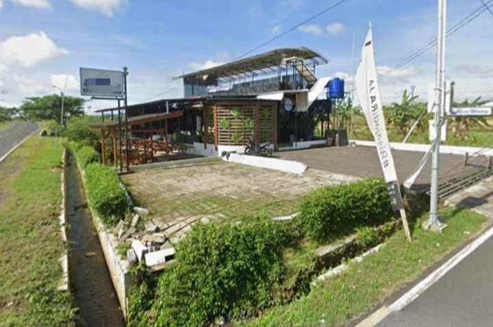 dijual kedai kopi dan resto masih aktif dan ramai