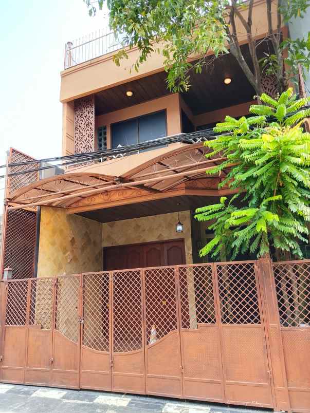 dijual kost cluster alamanda grand