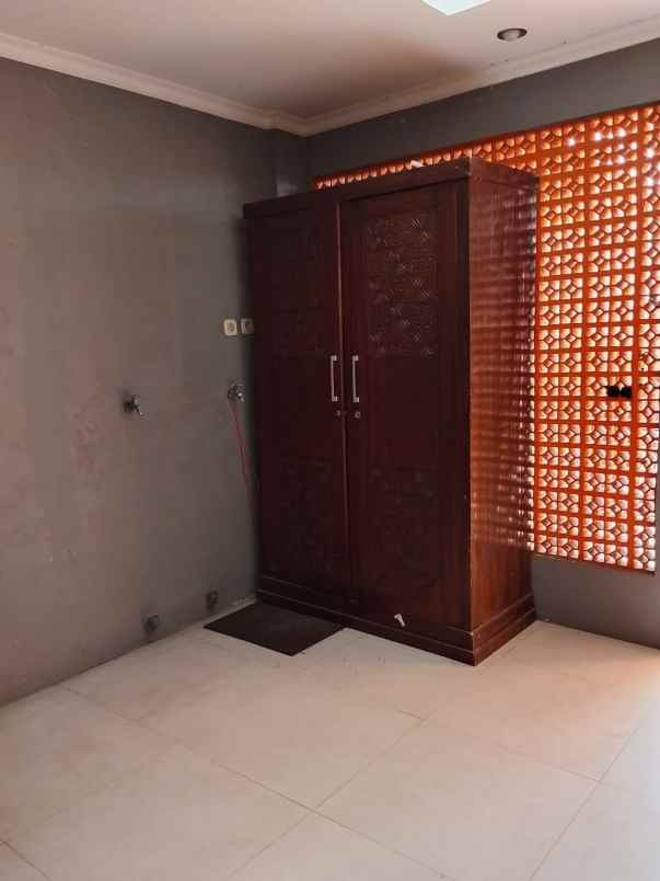 dijual kost cluster alamanda grand