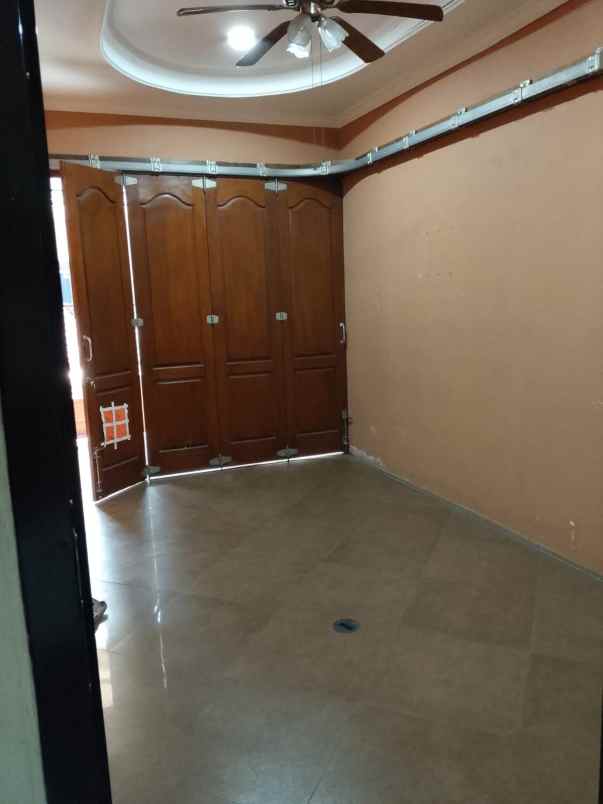 dijual kost cluster alamanda grand