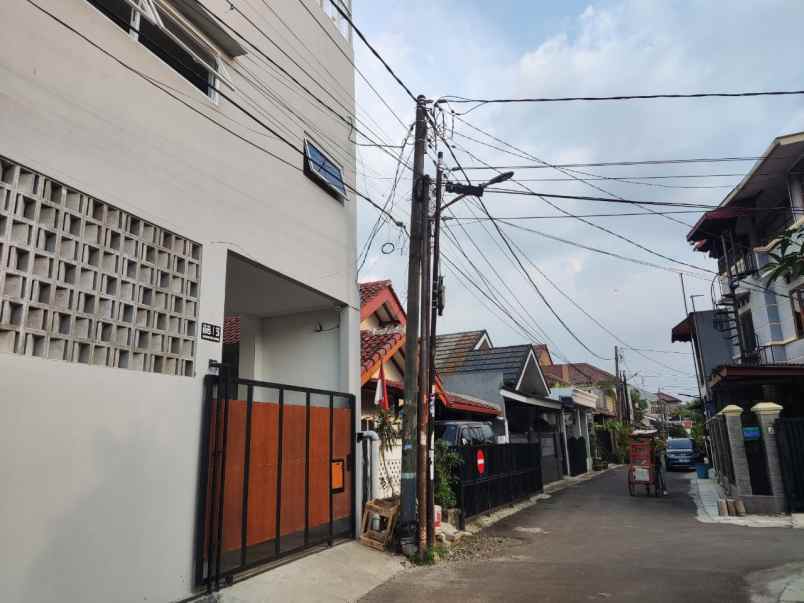 dijual kost jl mawar iii jurang manggu