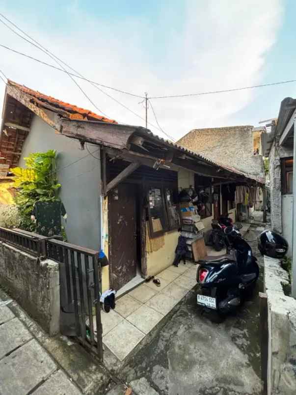 dijual kost kemang utara