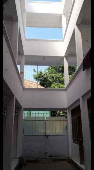 dijual ruko 4 lantai lokasi strategis