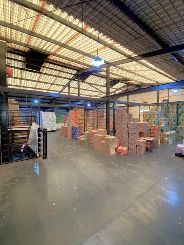 dijual ruko gudang kantor jalan raya kaliabang