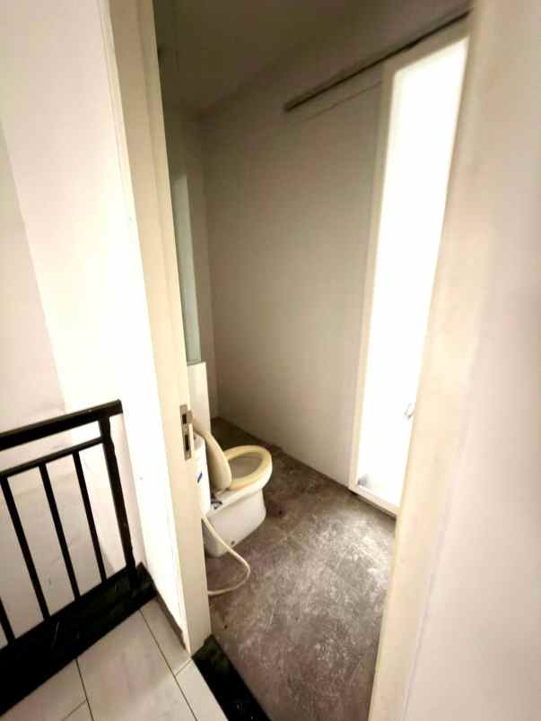 dijual ruko gudang kantor kutisari wonocolo surabaya