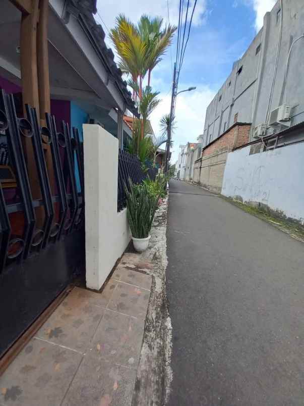 dijual ruko gudang kantor swadarma ulujami