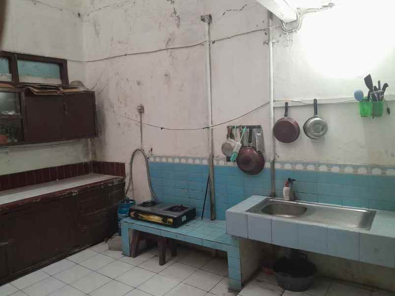 dijual rumah 2 lantai ketintang selatan surabaya