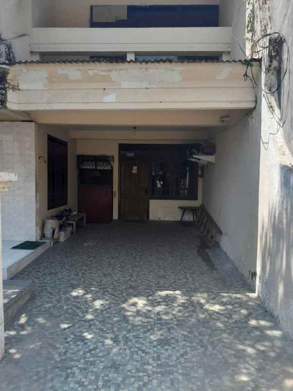 dijual rumah 2 lantai ketintang selatan surabaya