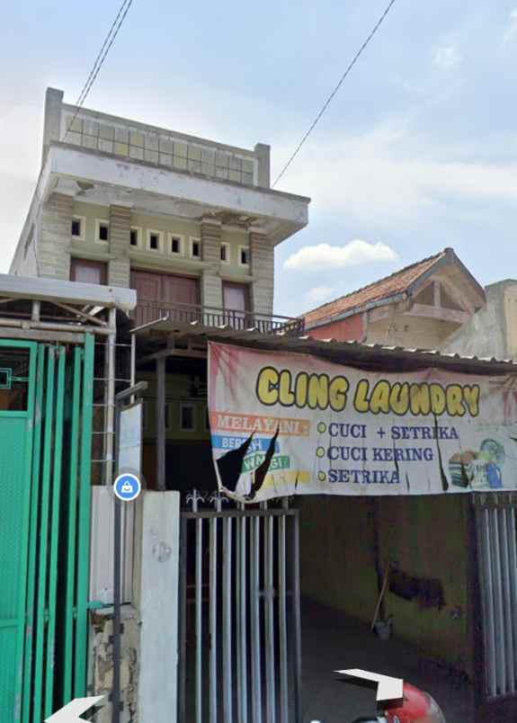 dijual rumah 2 tingkat di pinggir jl prambatan kidul