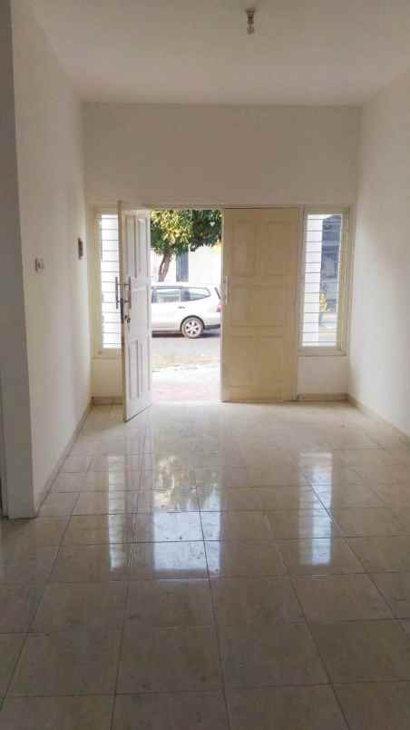 dijual rumah anggrek mas regency