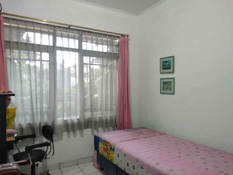 dijual rumah arcamanik