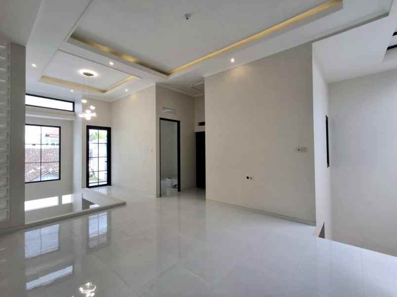 dijual rumah asrikaton