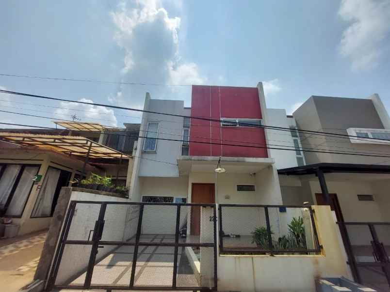dijual rumah awiligar