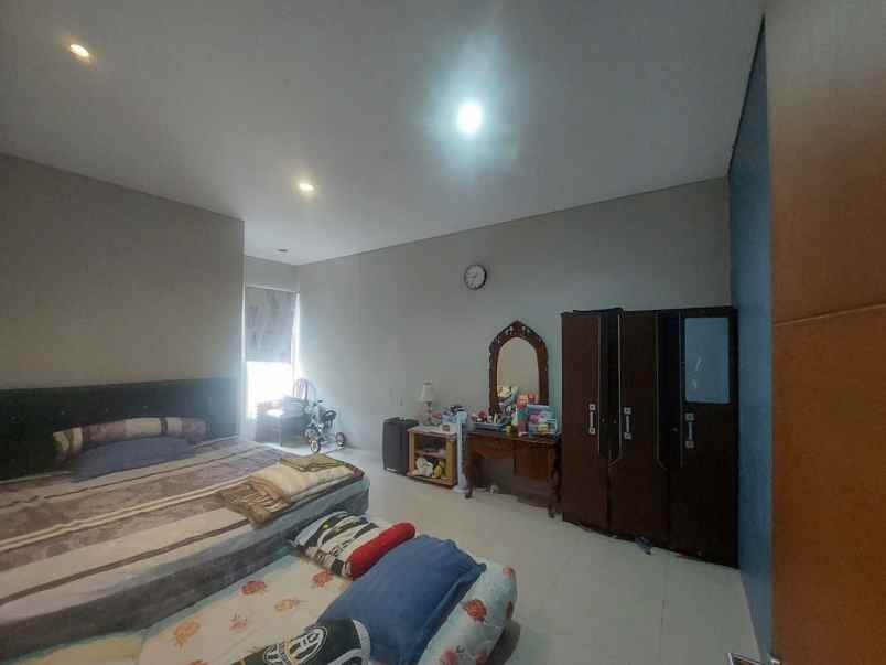 dijual rumah awiligar
